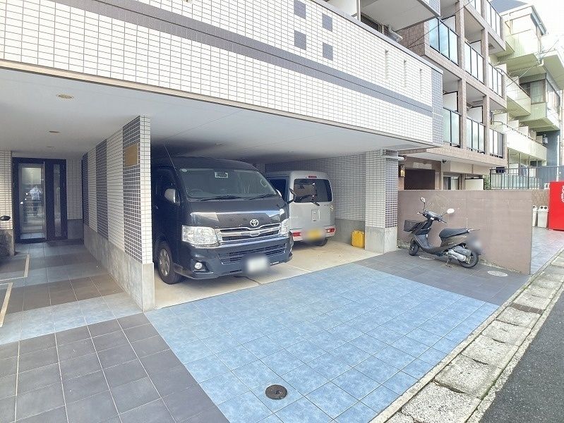 駐車場　駐車場