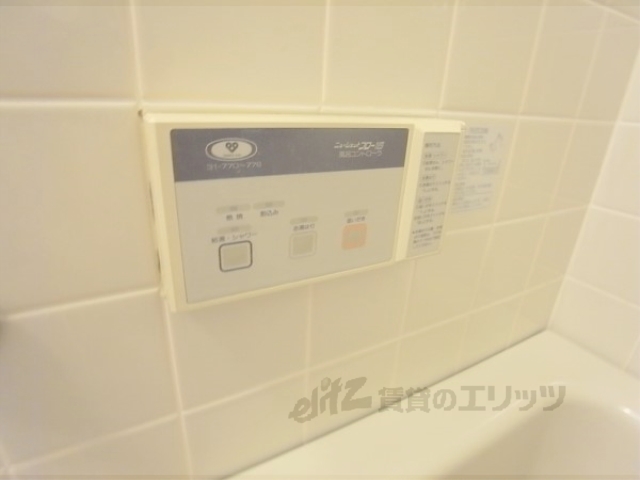 その他設備　給湯器リモコン