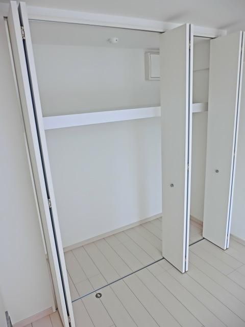 収納　天井まである収納★