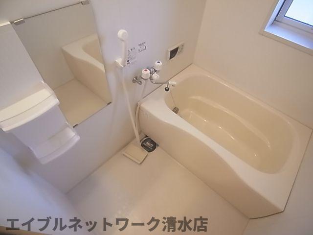 バス・シャワールーム　お風呂で日々の疲れを落としましょう