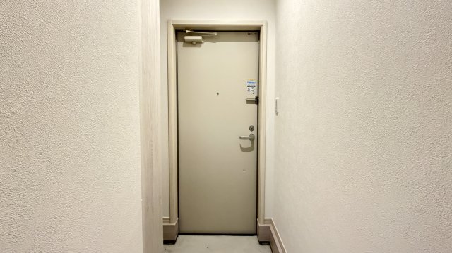 玄関　室内側から見てもすっきり見える、落ち着いた雰囲気の玄関です。