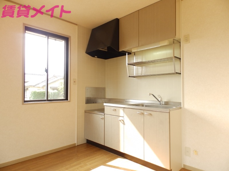 キッチン　同物件別室反転タイプ画像