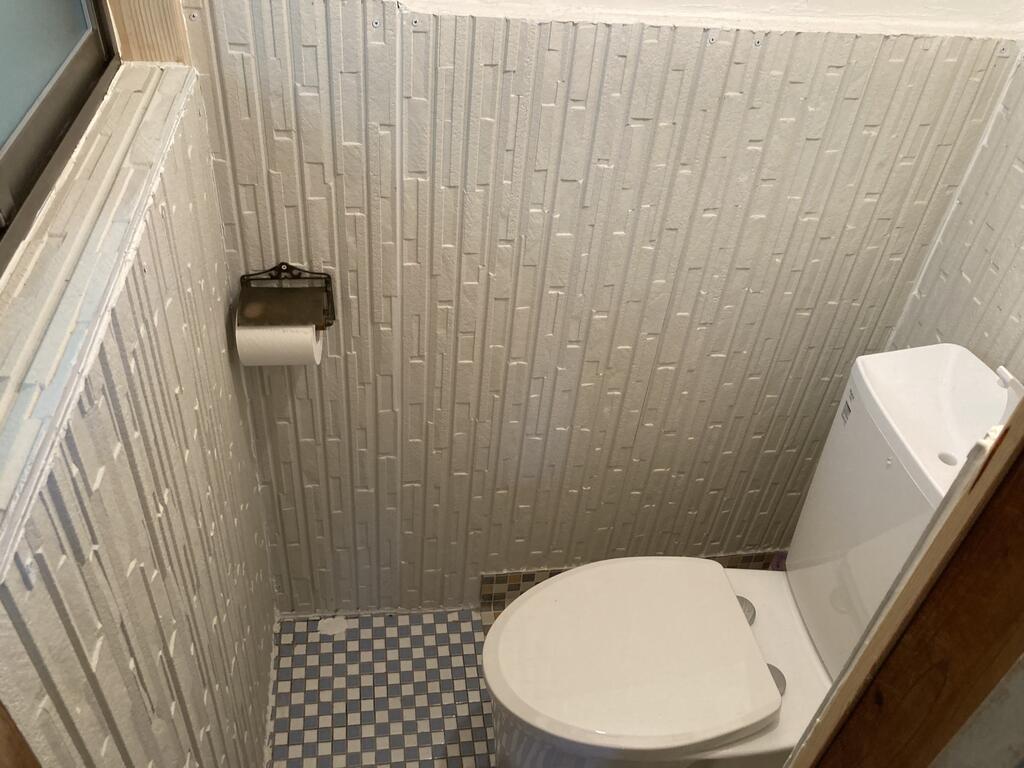 谷町六丁目貸家のトイレ写真