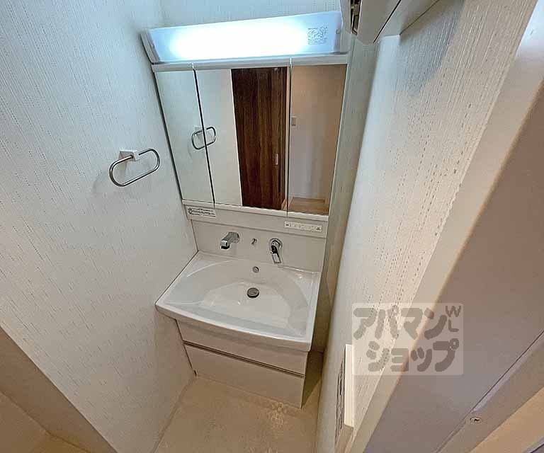 三条双月堂の内装写真