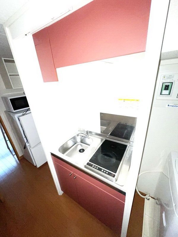 ＪＲ根岸線 本郷台駅 徒歩10分 2階建 築18年のキッチン写真