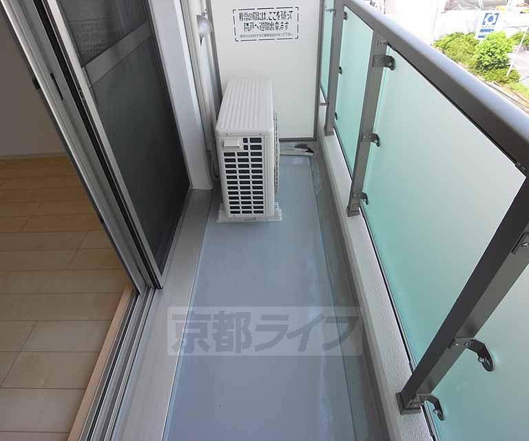 バルコニー　日当たり良好なベランダです。