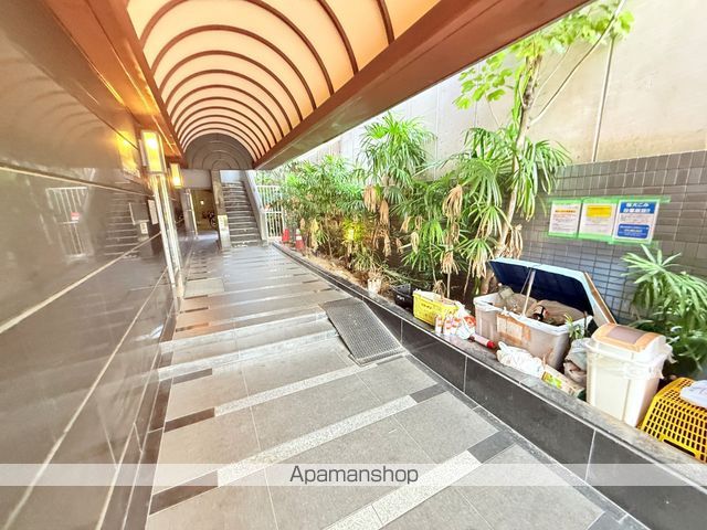 地下鉄中央線 長田駅 徒歩6分 13階建 築39年の外観写真
