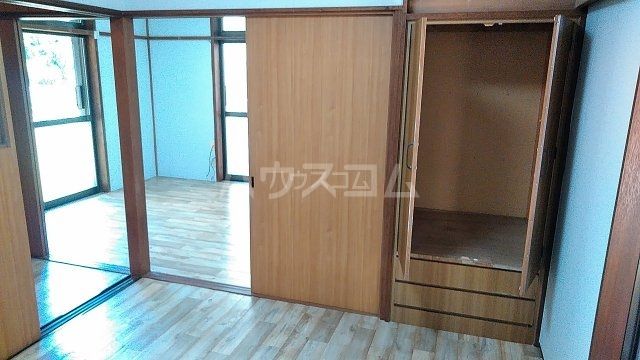 ドルチェ久比里2丁目貸家の居間写真