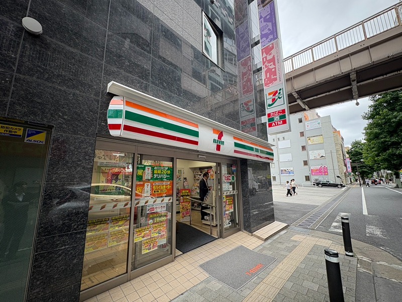コンビニ　セブンイレブン 松戸市松戸店（コンビニ）まで402m
