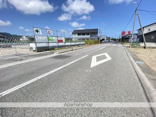 その他　前面道路（その他）まで0m