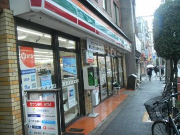 コンビニ　セブンイレブン 牛込北町店（コンビニ）まで693m