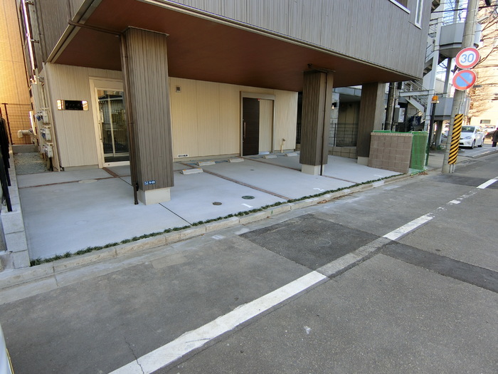 駐車場　駐車場