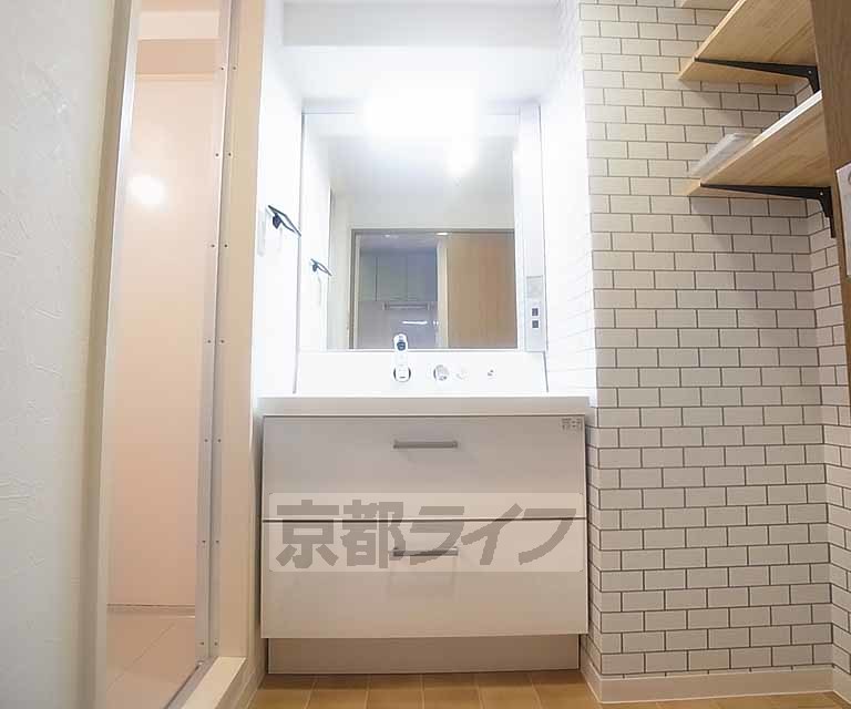 洗面設備　便利なシャンプードレッサーです。