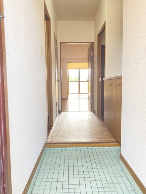 Shoeless春日の玄関写真