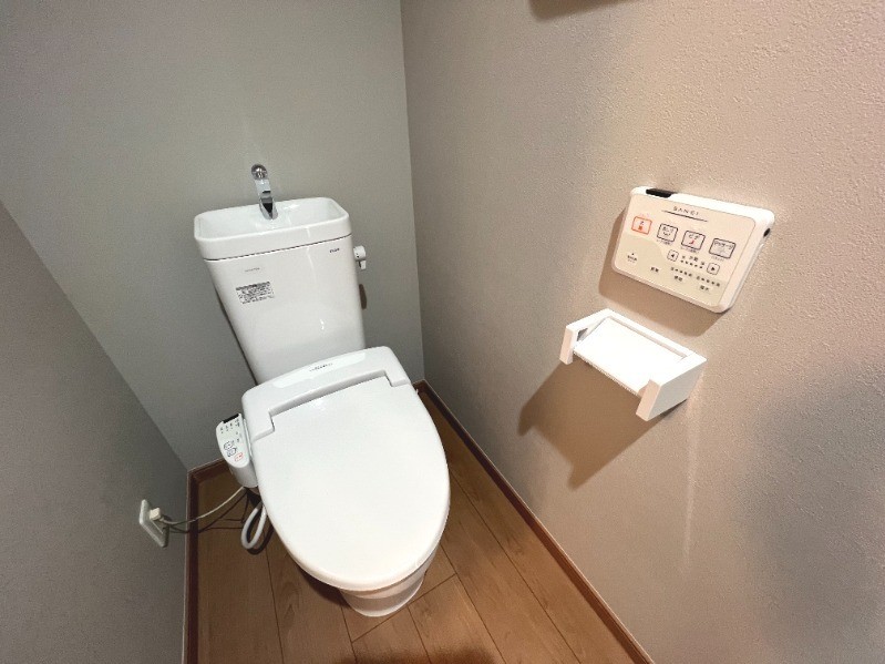 トイレ　落ち着いた色調のトイレです♪