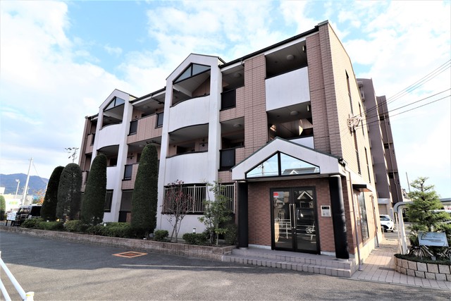 建物外観　シャルム山本
