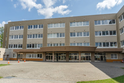 小学校　札幌市立信濃小学校（小学校）まで841m