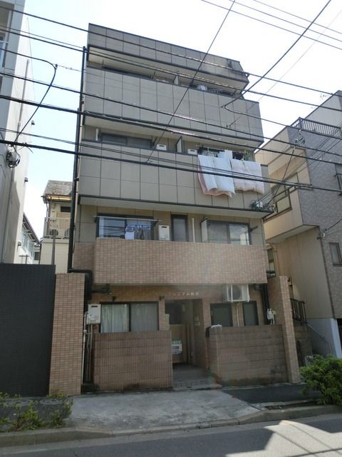 建物外観　最寄り駅まで徒歩３分の駅前立地