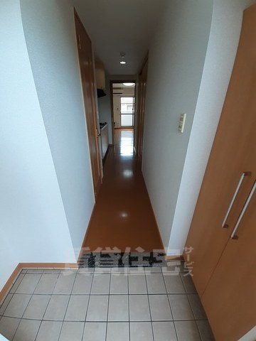 山陽電鉄本線 山陽魚住駅 徒歩6分 5階建 築18年の玄関写真