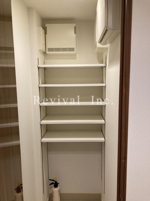 収納　収納も豊富にございますね