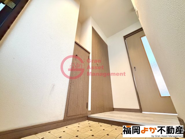 玄関　【リノベ部屋】毎日通る玄関はこちらです