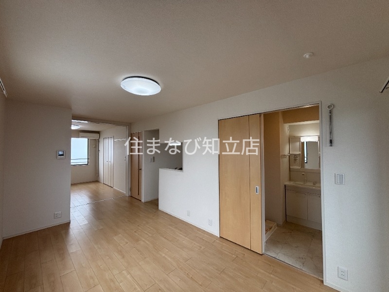 居室・リビング　同型別部屋写真