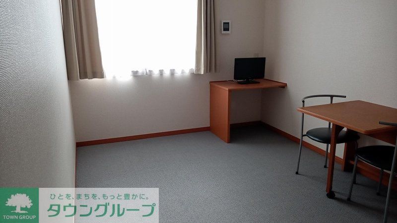 居室・リビング　備品は部屋毎に異なります。１Ｆのみフローリング。