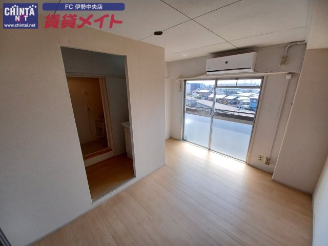 居室・リビング　同型参考写真