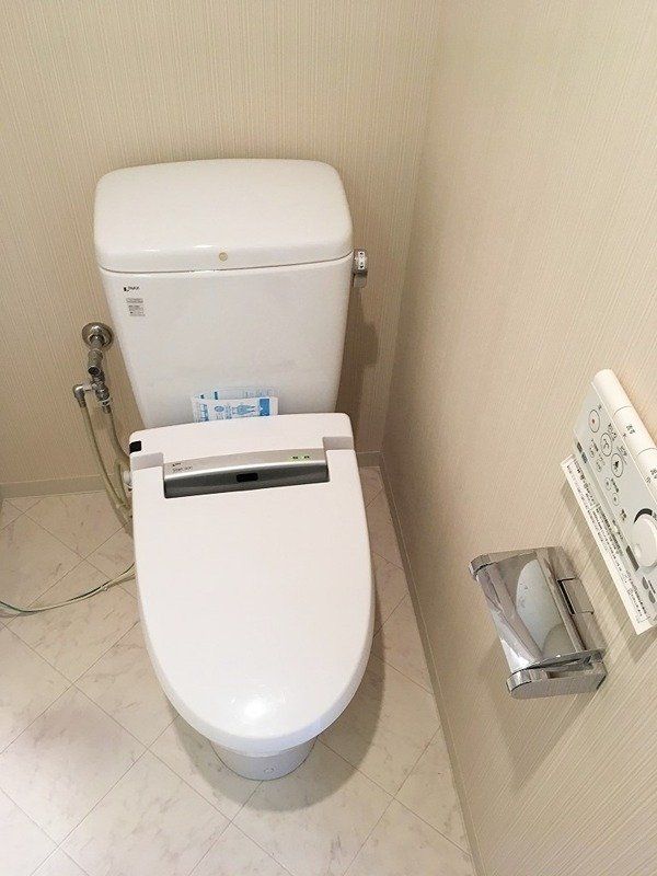 トイレ　トイレ