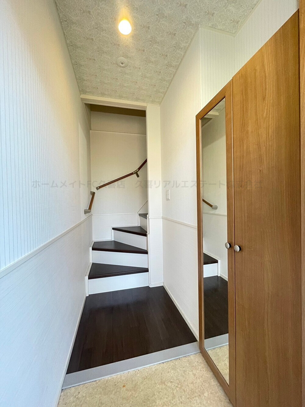玄関　同建物別号室