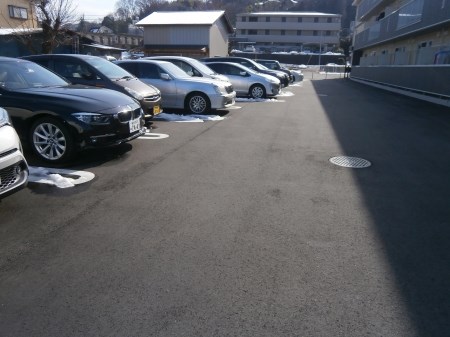 駐車場　敷地内駐車場完備です。