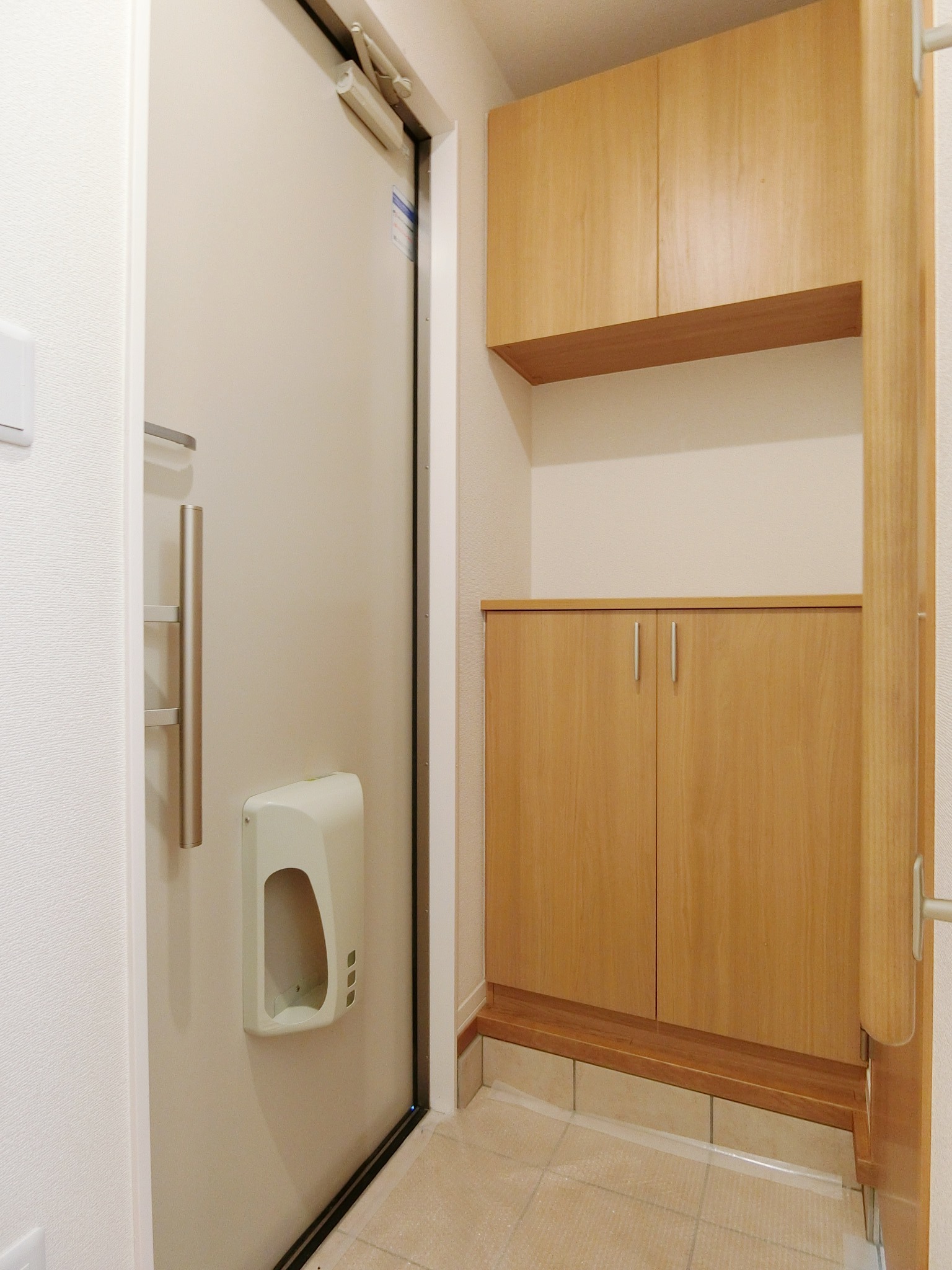 玄関　シューズボックス・玄関収納付き