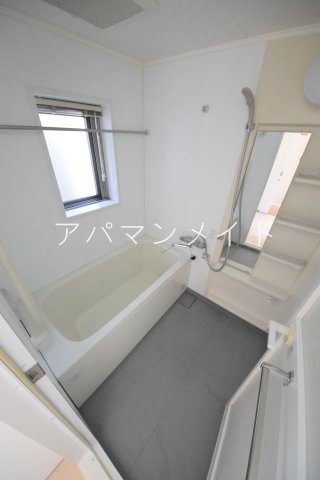 バス・シャワールーム　使いやすいお風呂です