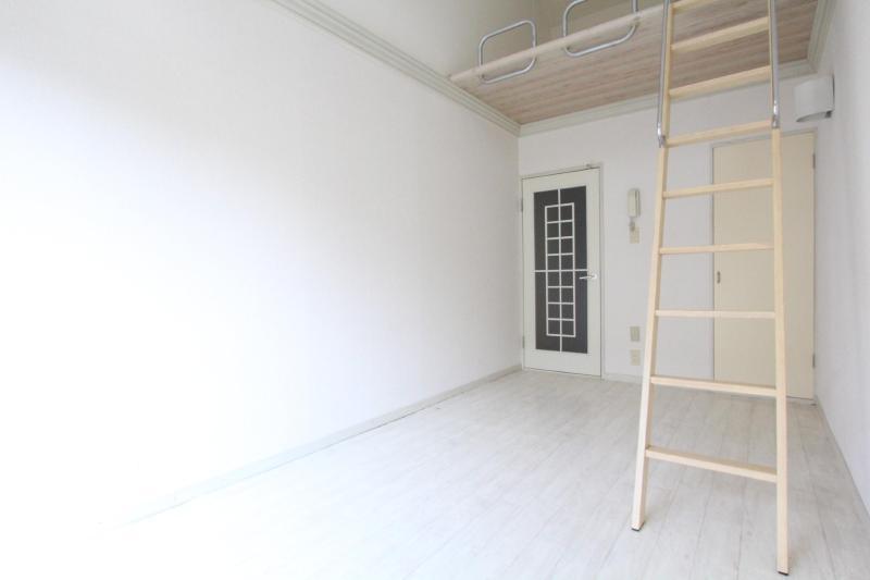 居室・リビング　建具がお洒落