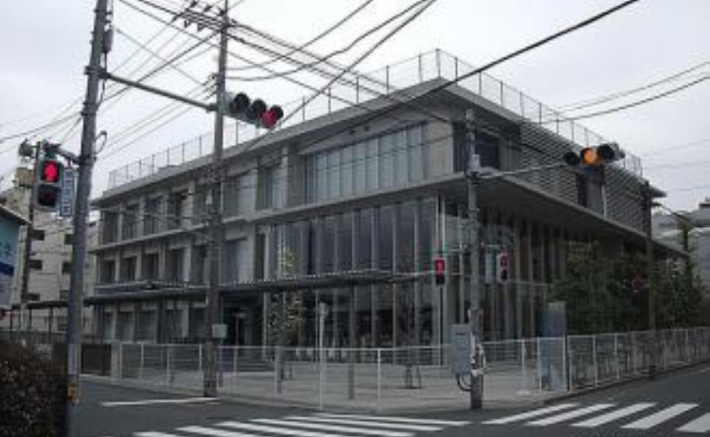 大学・短大　国際短期大学（大学・短大）まで685m