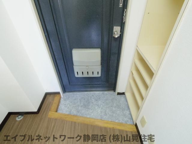 玄関　落ち着いた玄関です