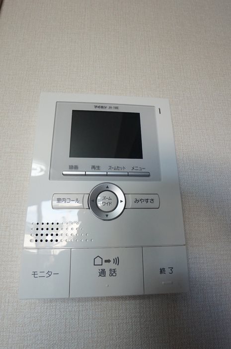 セキュリティ　来客確認ができるモニター付きインターホン♪
