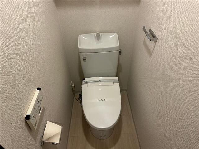 都営三田線 芝公園駅 徒歩5分 14階建 築16年のトイレ写真