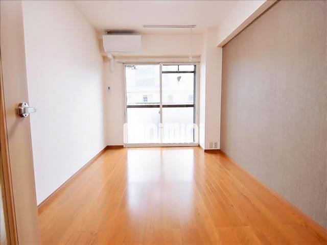 居室・リビング　同一物件、別部屋の写真です。
