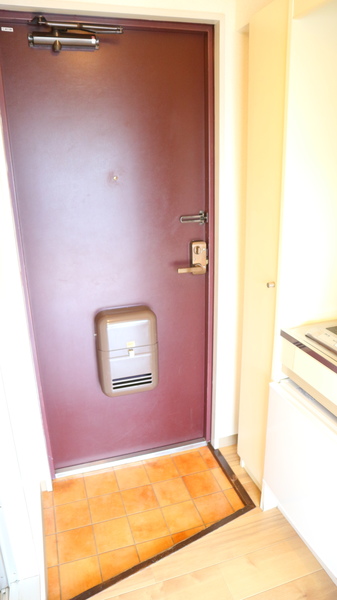 玄関　※別部屋参考写真