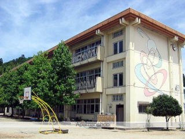 その他　三和小学校（その他）まで130m