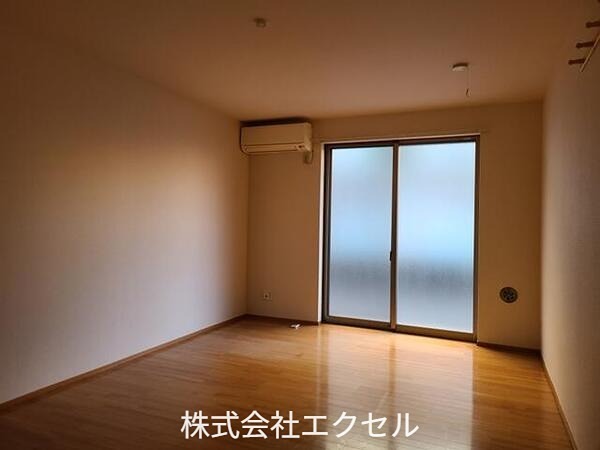 その他部屋・スペース　エアコン付きです。