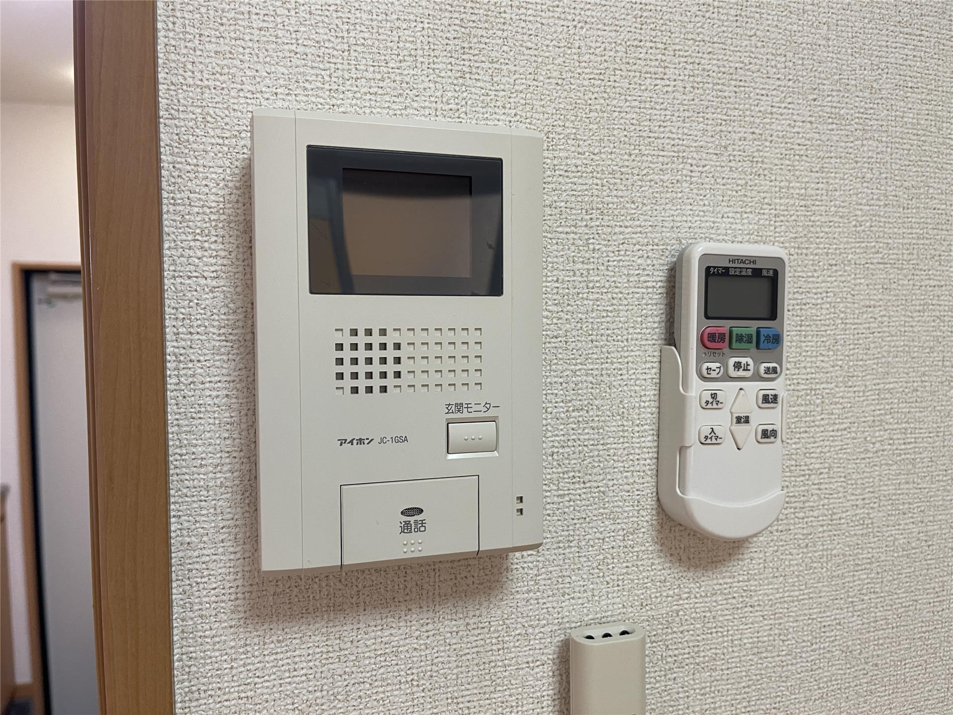 セキュリティ　来客時にはお部屋から確認ができるモニター付きインターホン♪