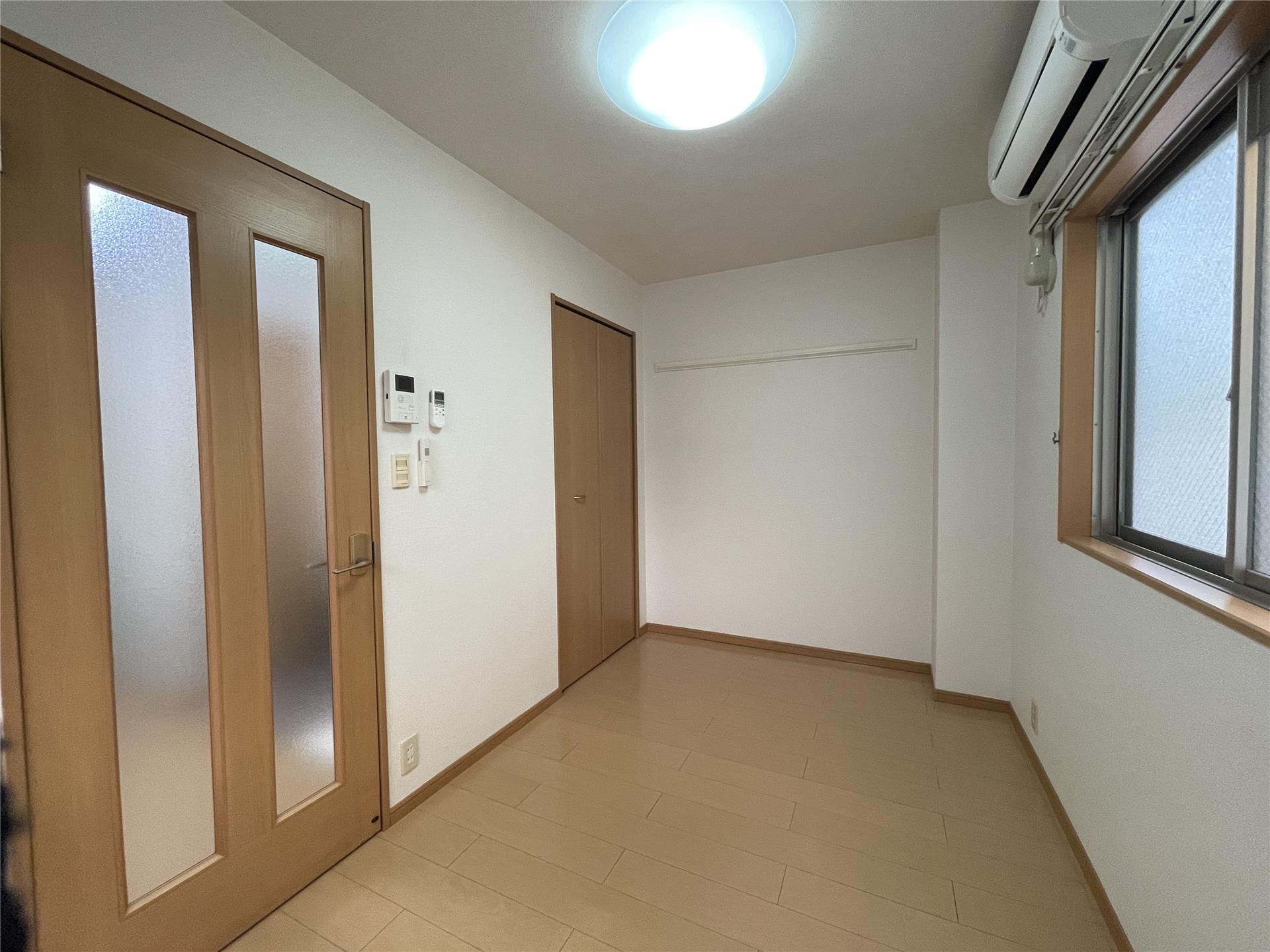 その他部屋・スペース　家具の配置もしやすいフローリングのお部屋♪