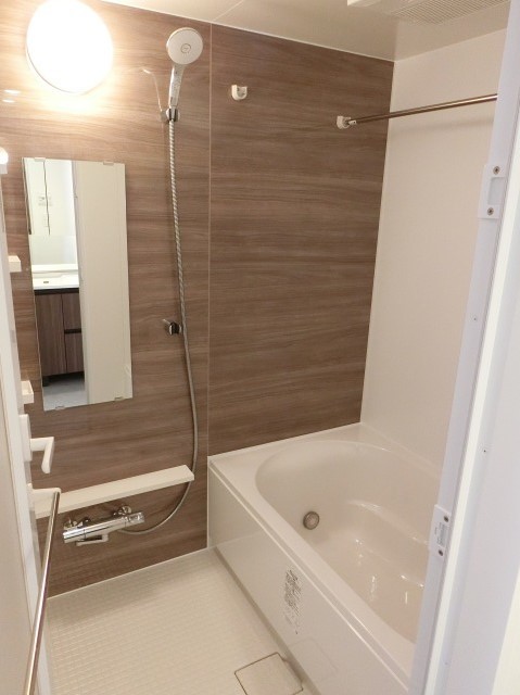 バス・シャワールーム　※写真は同タイプ住戸です。