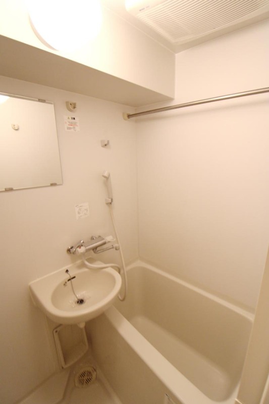 バス・シャワールーム　※反転タイプの別部屋です