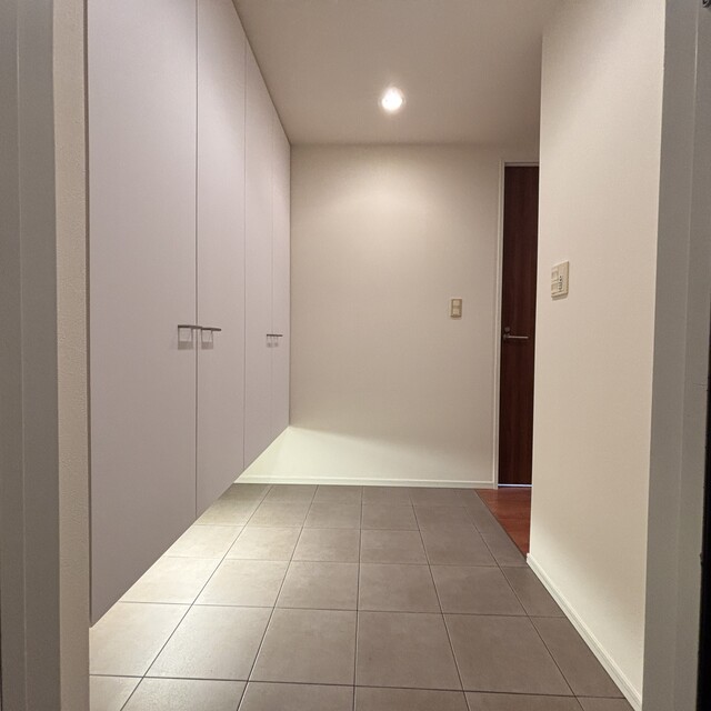玄関　※写真は同タイプ住戸です。