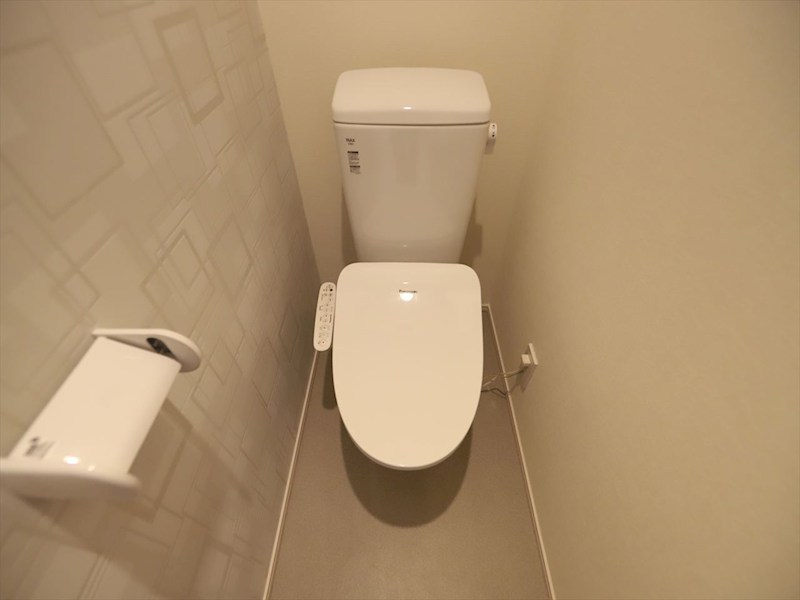トイレ　温水洗浄暖房便座付トイレ　同仕様写真