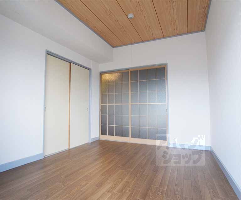 福山マンションの居間写真