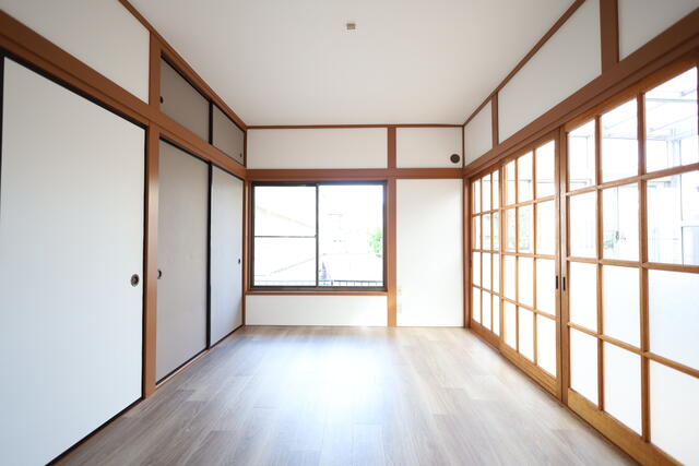 居室・リビング　アクセントクロスがオシャレ♪